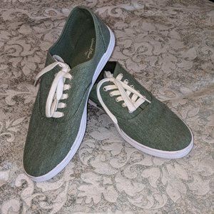 Universal Thread Lunea Sneakers Green from Target